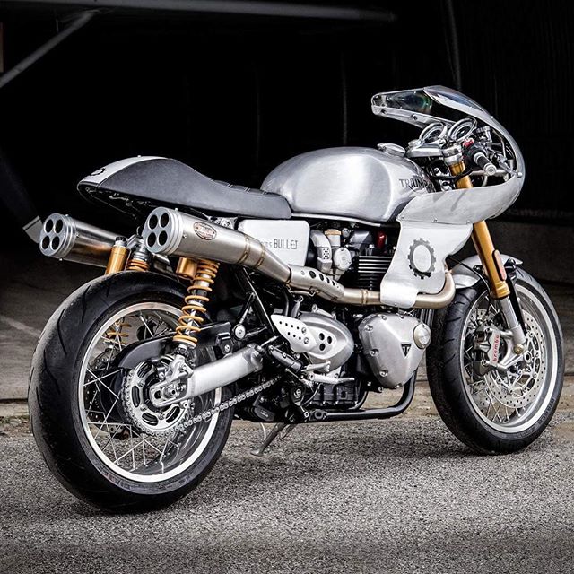 thruxton r cafe racer