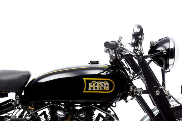 1949-Vincent-998cc-Black-Shadow-Series-C-Fuel-Tank