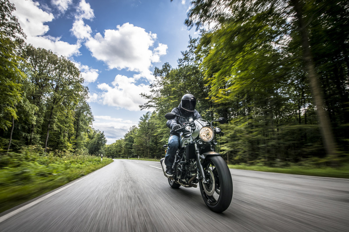 Suzuki SV650X In-motion