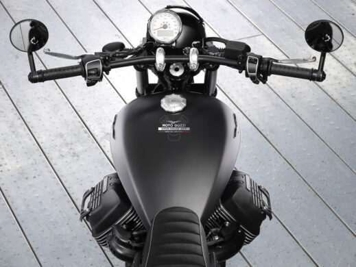Tank & Instruments - Moto Guzzi V9 Bobber Custom