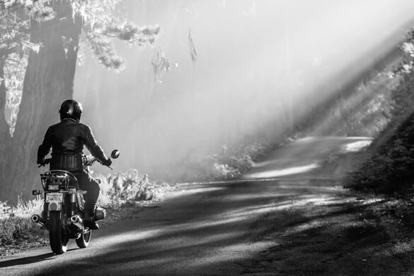 Stories of Bike - Trina Cuseo BMW R90/6