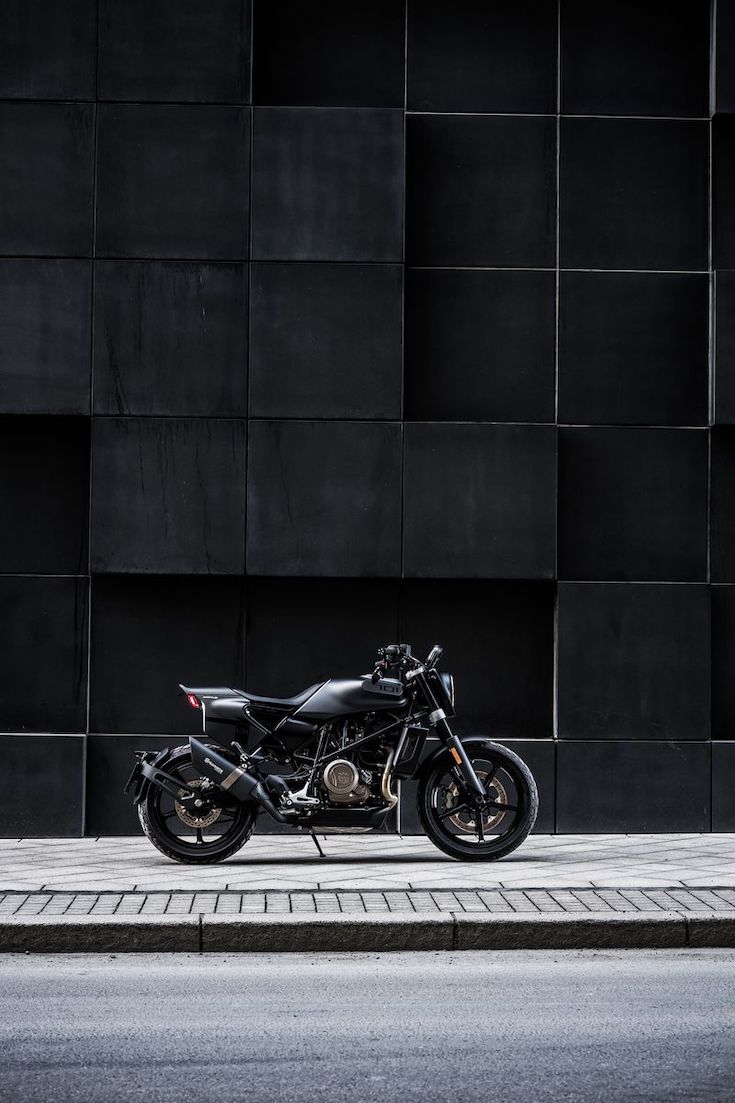 Dark tiles Svartpilen 701 2019