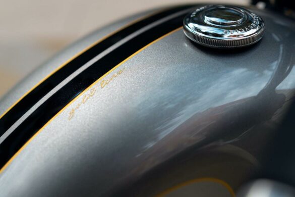 Special Edition Speedmaster Pinstripe Gold Line Fuel Tank