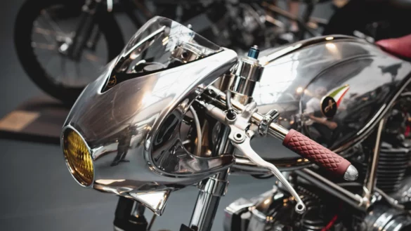 How to Build a Custom Motorcycle - Underwater Sea Bullet