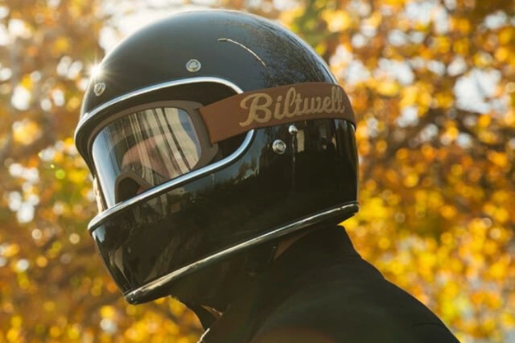 Shoei EX-Zero: Eighties-Inspired Retro MX Helmet