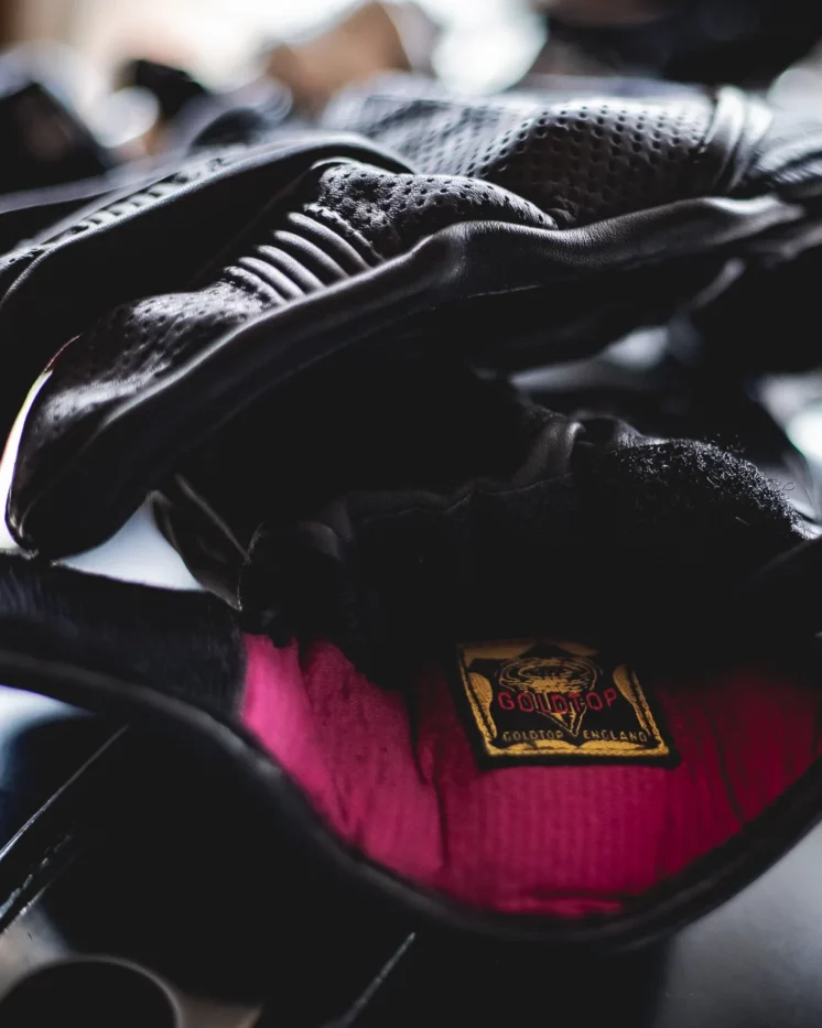 Goldtop Predator Gloves Review:  Black - silk lining