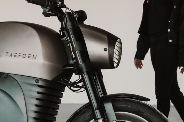 Tarform Luna Racer Bodywork and headlight