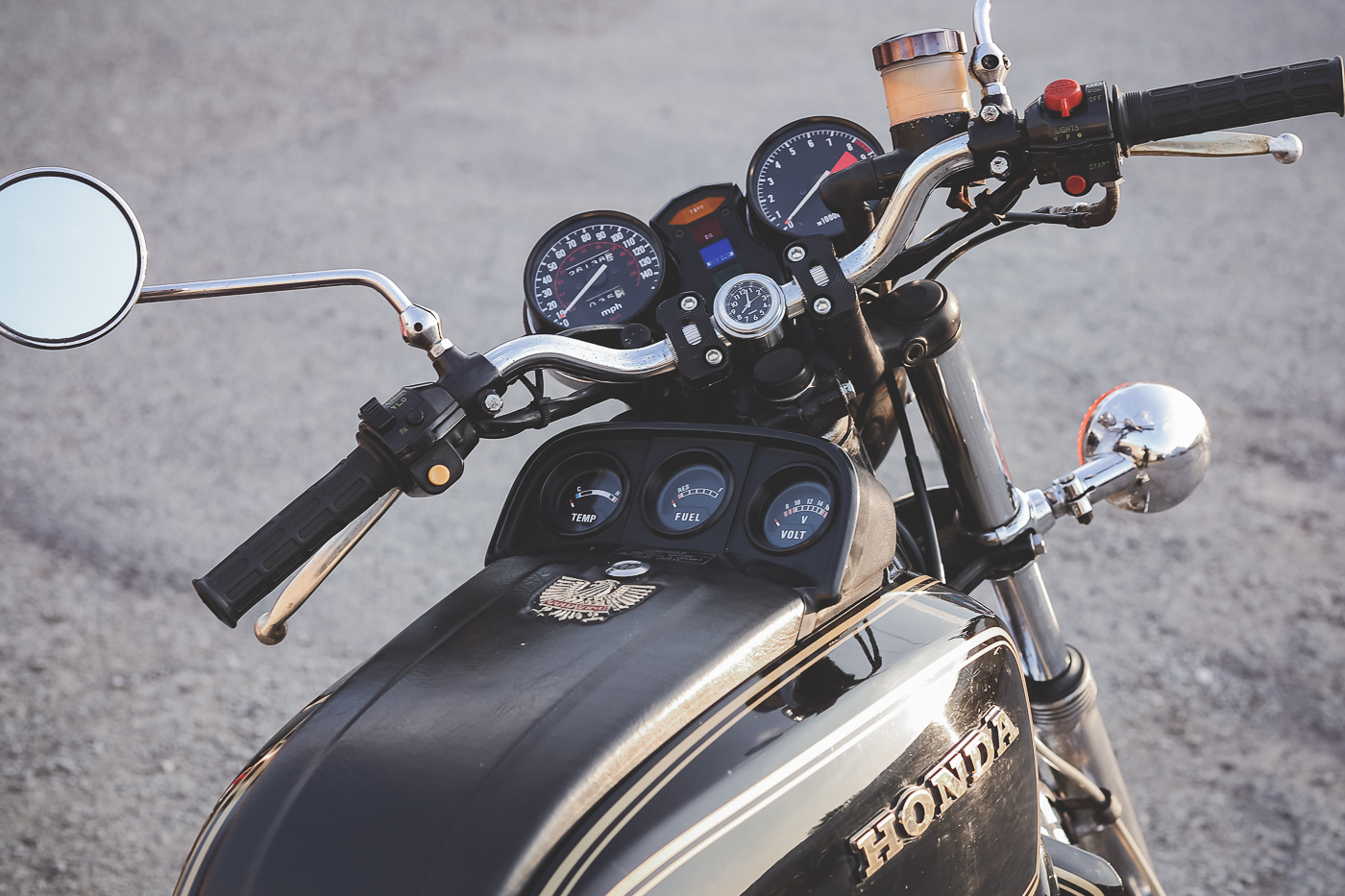 Honda Goldwing GL1000 Cockpit