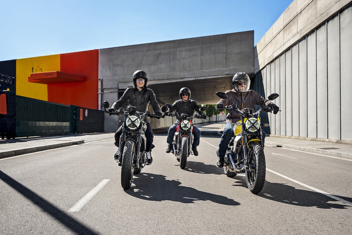 Ducati Scrambler Nightshift, Full Throttle and Icon in formation