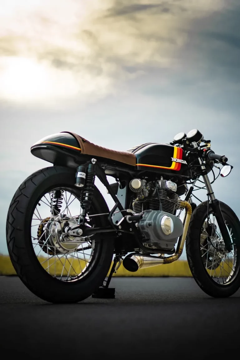 Honda CB200 Cafe Racer William Tisnes RHS front low