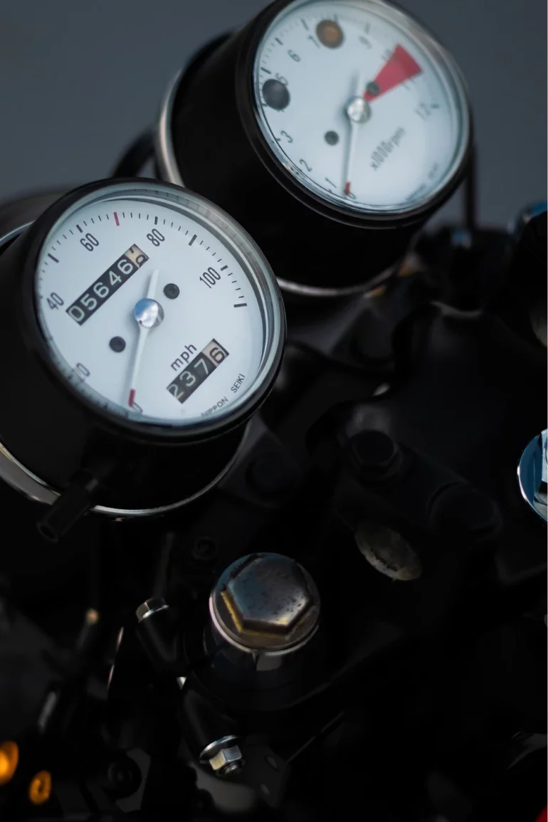 Honda CB200 Cafe Racer William Tisnes Clocks