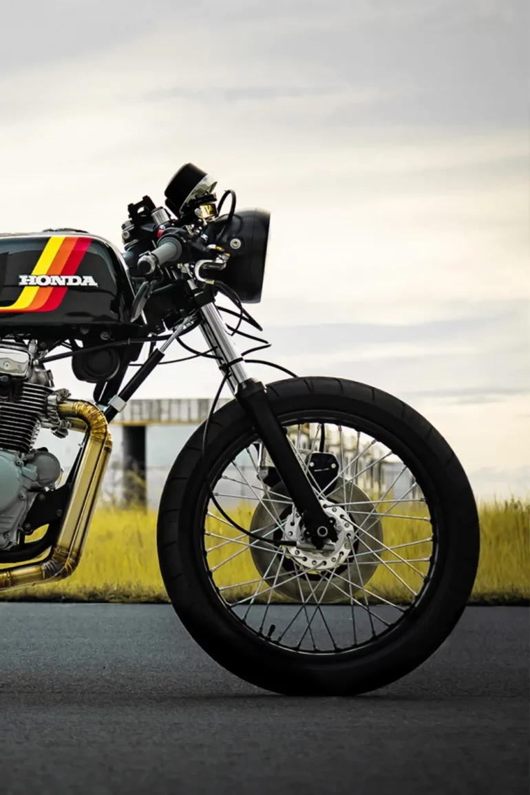 Custom Honda CB200 Cafe Racer William Tisnes front wheel