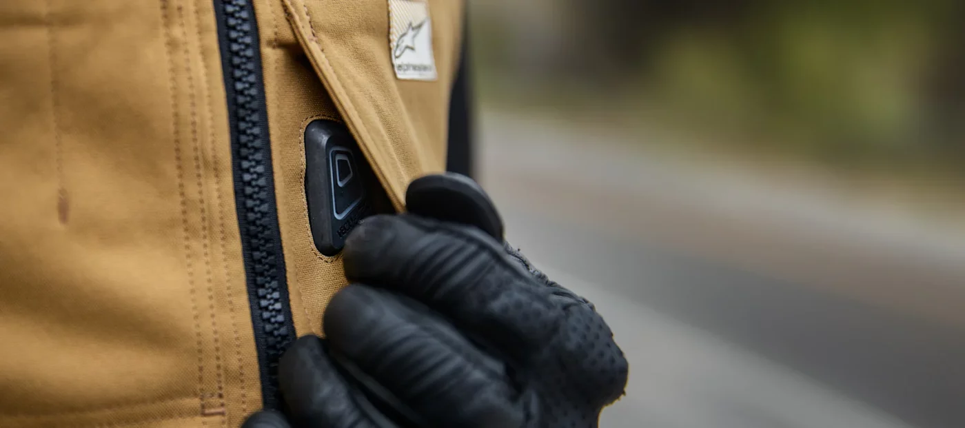 Ride Safer with Affordable Motorcycle Airbag Vests, Jackets & Race Suits 7 Closeup of Tech-Air 3 Status Indicator Tech