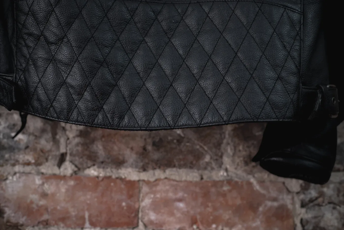 Pando Moto Twin Leather Jacket Review - Road Tested over 620 miles: Looks and Excellent Performance 31 Diamond-stitched drop panel on the rear of the Twin Leather