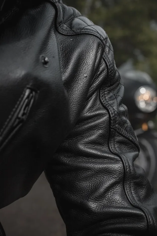 Pando Moto Twin Leather Jacket Review - Road Tested over 620 miles: Looks and Excellent Performance 18 Closeup of Pando Moto Twin Leather 1.2 mm Buffalo hide