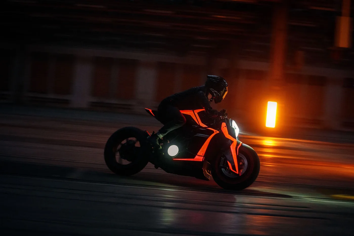 Is this a Hyperbike? Diamond Atelier Ultron - Electroluminescent 205 bhp Custom Revealed at Goodwood FOS 4 Diamond Atelier DA#22 Ultron road