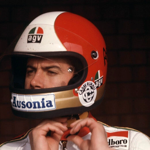 How a Grand Prix World Champion Helped Make Full-Face Motorcycle Helmets the Norm 29 1975 Giacomo Agostini wearing the original AGV X3000